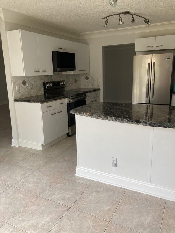 7680 STONE HARBOUR Drive 3, Lake Worth, FL 33467
