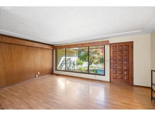 1303 Ne CORNELL Rd, Hillsboro, OR 97124