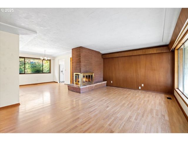 1303 Ne CORNELL Rd, Hillsboro, OR 97124