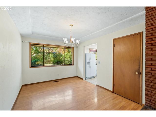 1303 Ne CORNELL Rd, Hillsboro, OR 97124