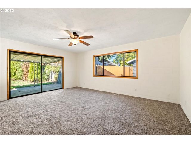 1303 Ne CORNELL Rd, Hillsboro, OR 97124