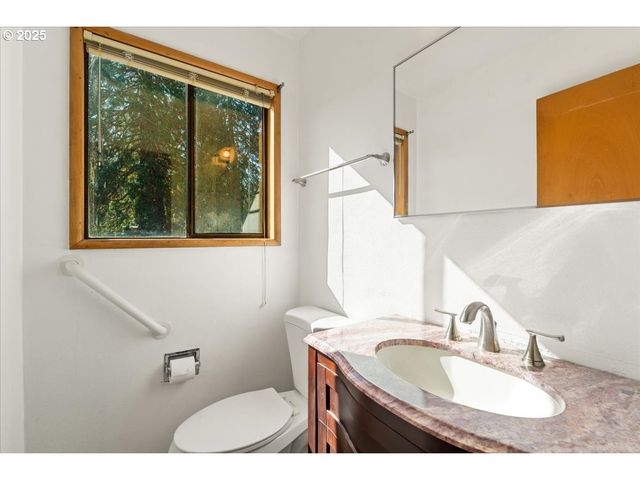 1303 Ne CORNELL Rd, Hillsboro, OR 97124