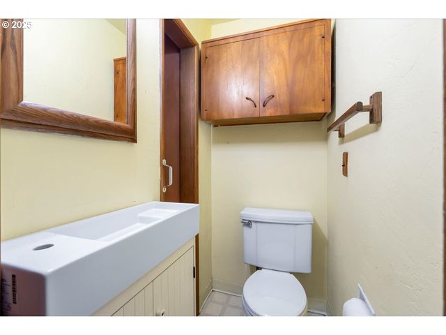 1303 Ne CORNELL Rd, Hillsboro, OR 97124