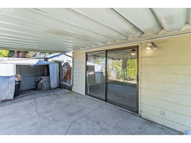 1303 Ne CORNELL Rd, Hillsboro, OR 97124