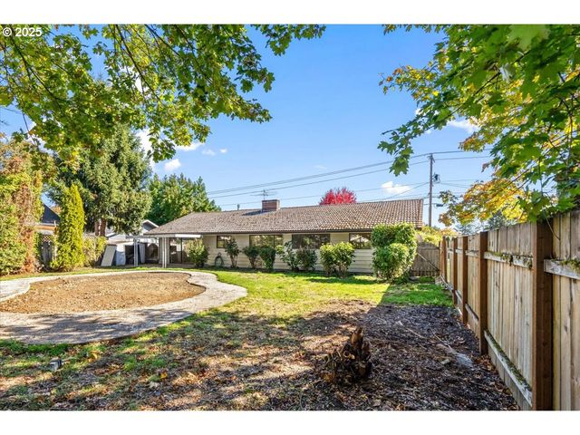 1303 Ne CORNELL Rd, Hillsboro, OR 97124