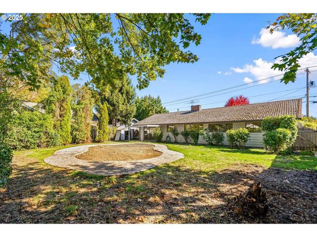 1303 Ne CORNELL Rd, Hillsboro, OR 97124