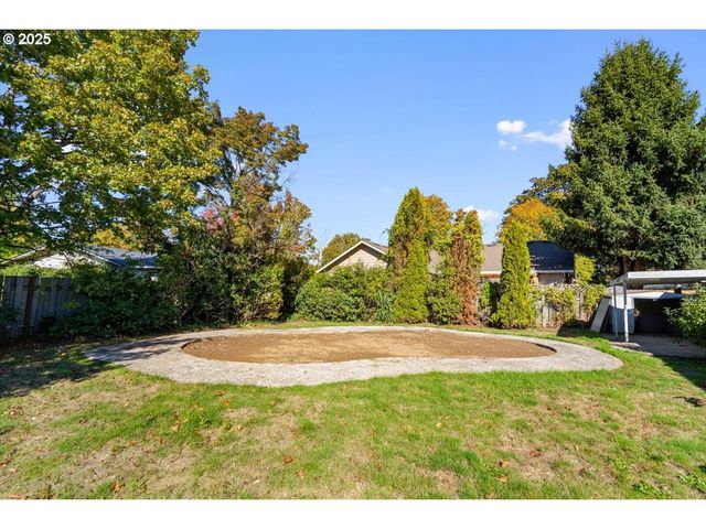 1303 Ne CORNELL Rd, Hillsboro, OR 97124