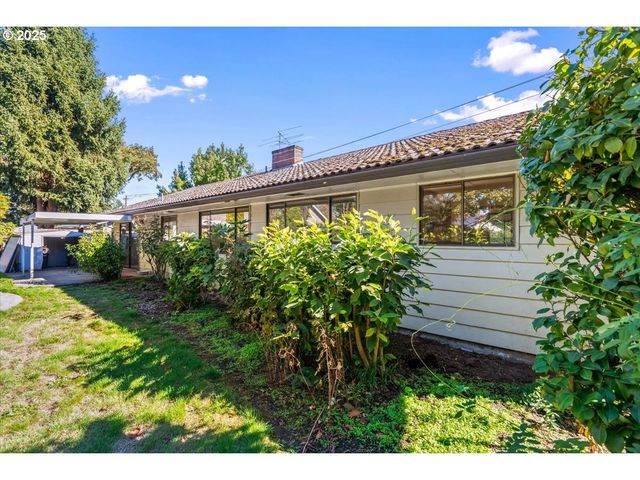 1303 Ne CORNELL Rd, Hillsboro, OR 97124