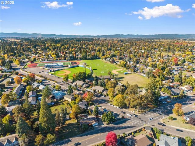 1303 Ne CORNELL Rd, Hillsboro, OR 97124