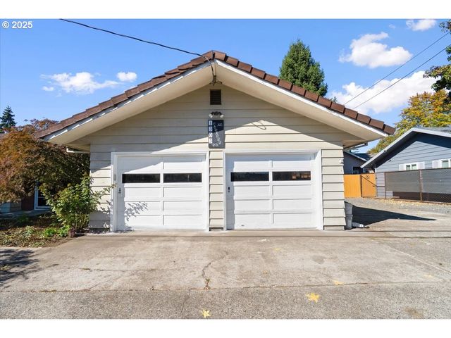 1303 Ne CORNELL Rd, Hillsboro, OR 97124