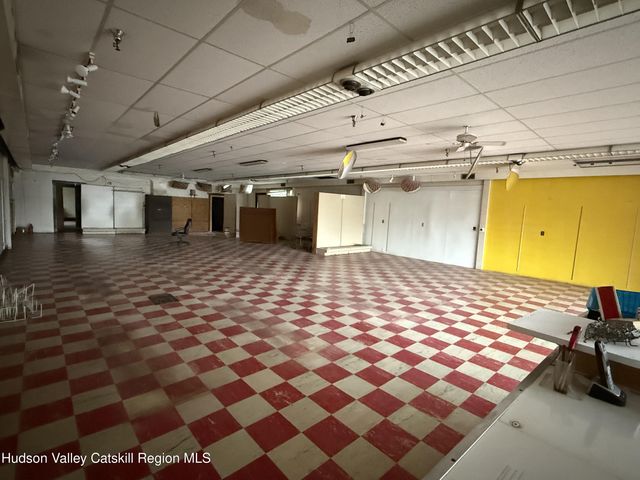 1 Hudson Avenue, Chatham, NY 12037