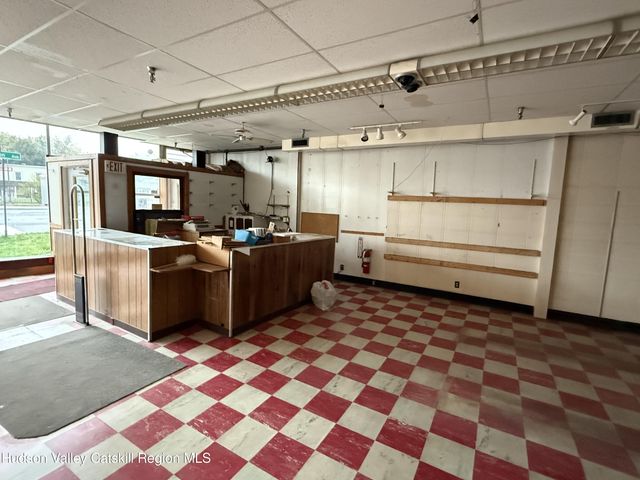 1 Hudson Avenue, Chatham, NY 12037