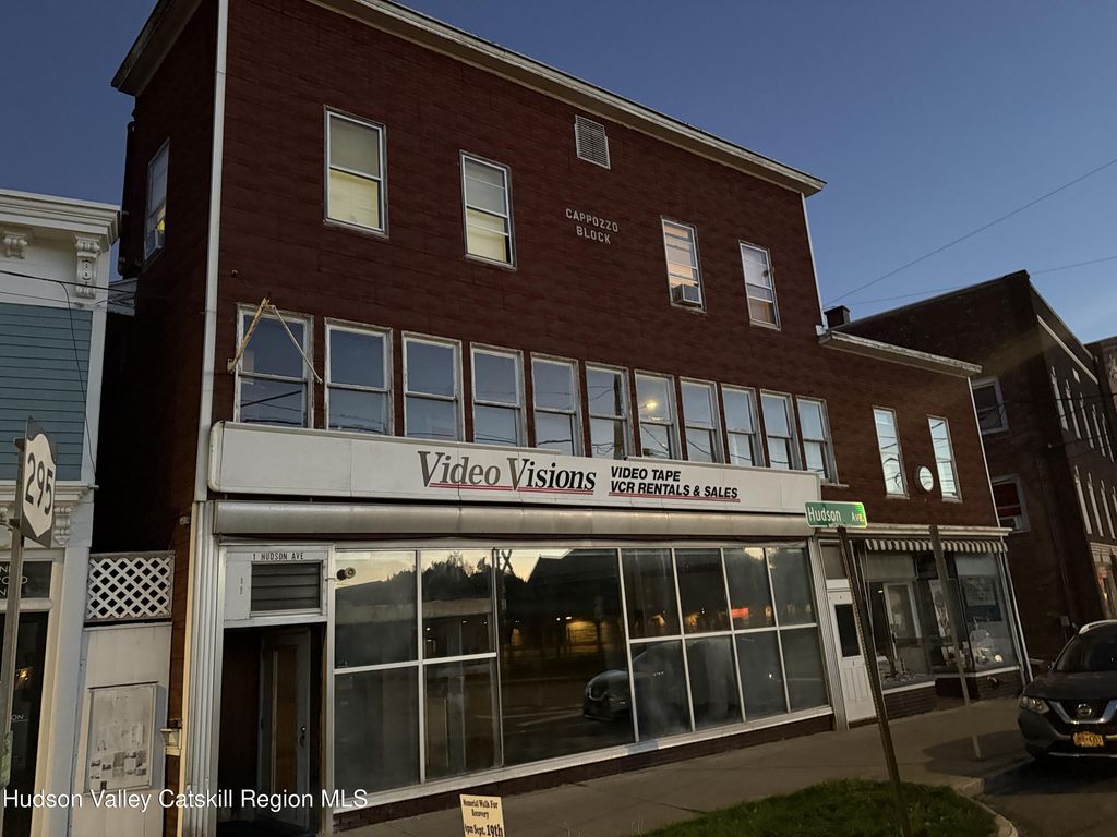 1 Hudson Avenue, Chatham, NY 12037