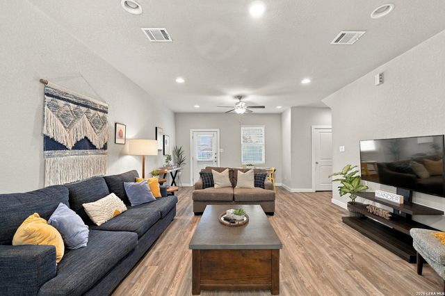 13342 Rowdy Cv, San Antonio, TX 78249