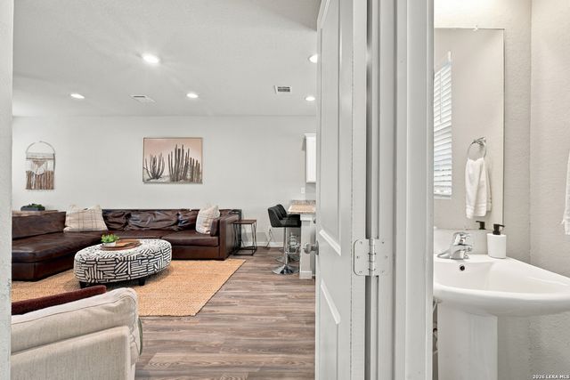 13342 Rowdy Cv, San Antonio, TX 78249
