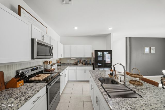 9505 W ILLINI Street, Tolleson, AZ 85353