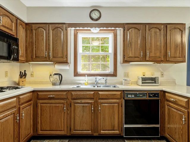 8 Brownell Drive, Essex Junction, VT 05452
