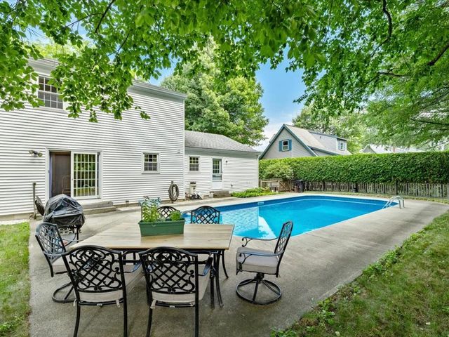 8 Brownell Drive, Essex Junction, VT 05452