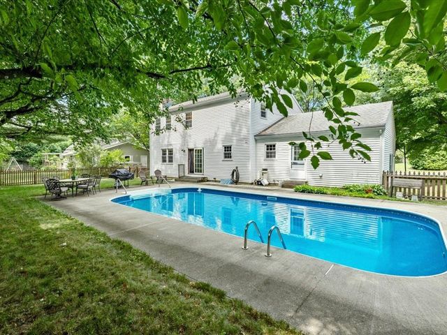 8 Brownell Drive, Essex Junction, VT 05452