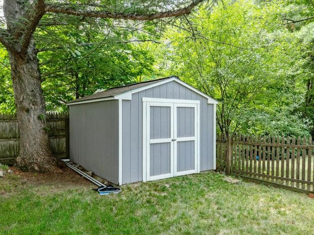 8 Brownell Drive, Essex Junction, VT 05452