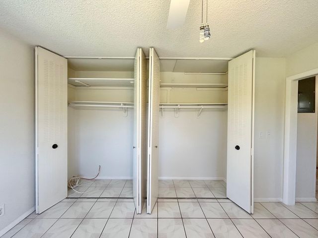 2911 Ashley Dr W J, West Palm Beach, FL 33415