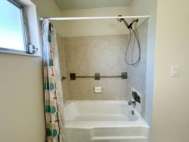 2911 Ashley Dr W J, West Palm Beach, FL 33415