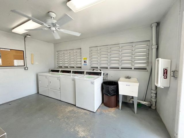 2911 Ashley Dr W J, West Palm Beach, FL 33415