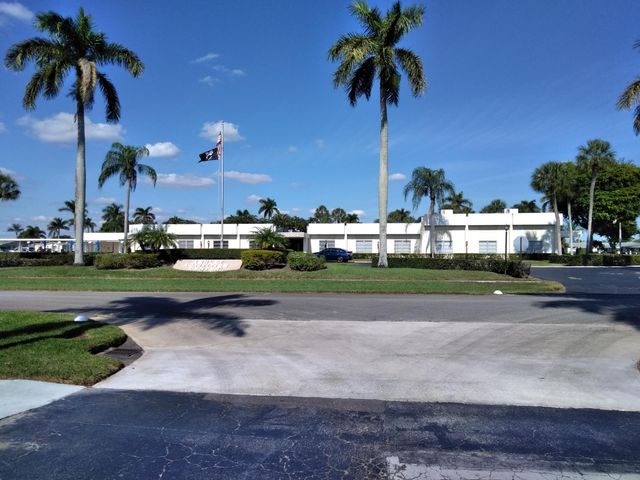 2911 Ashley Dr W J, West Palm Beach, FL 33415
