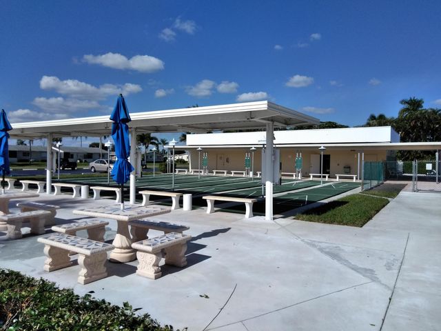 2911 Ashley Dr W J, West Palm Beach, FL 33415