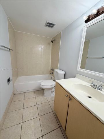 505 S Pine Island Rd 208B, Plantation, FL 33324