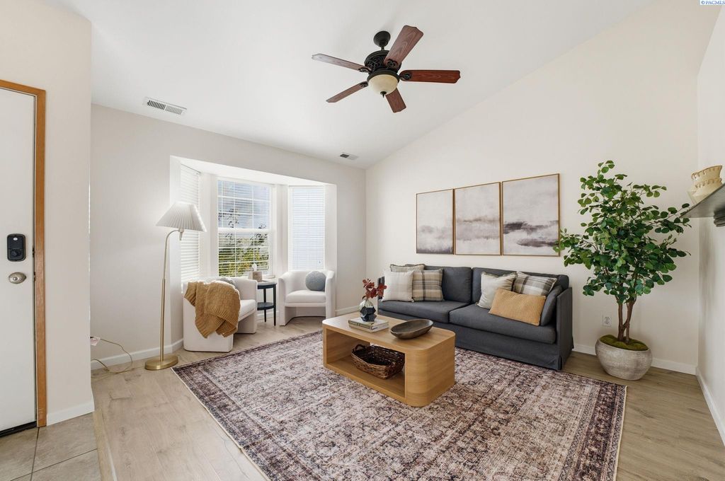 3826 W Grand Ronde, Kennewick, WA 99336