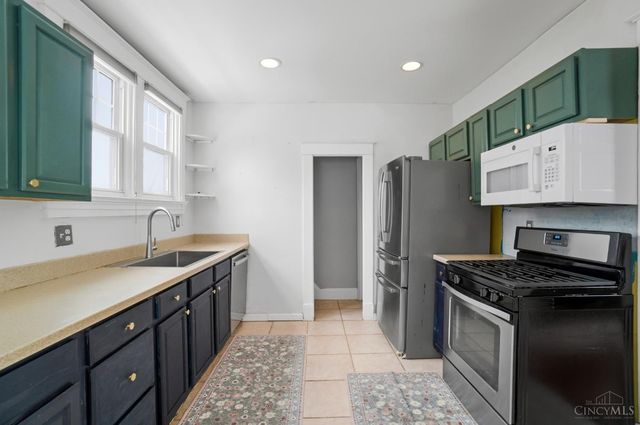 3613 Herschel Avenue, Cincinnati, OH 45208