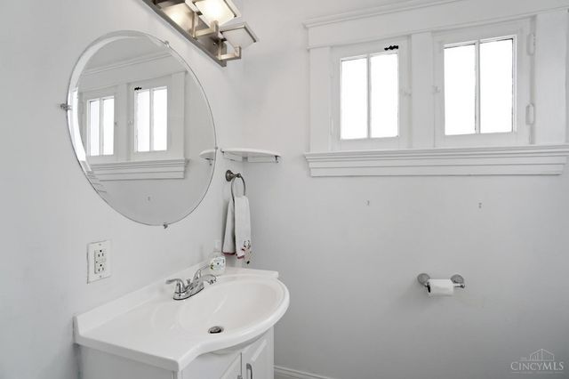 3613 Herschel Avenue, Cincinnati, OH 45208