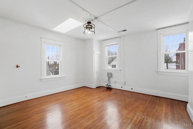 3613 Herschel Avenue, Cincinnati, OH 45208