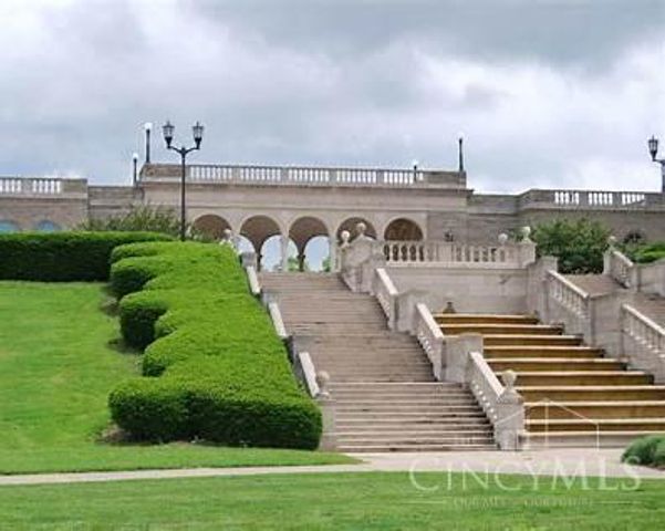 3613 Herschel Avenue, Cincinnati, OH 45208