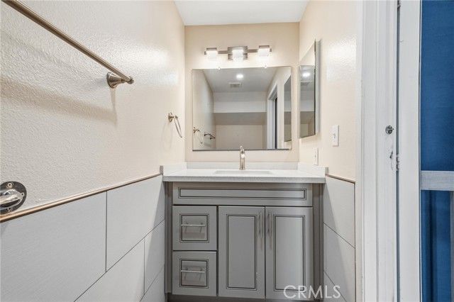 14429 Chardon Avenue 41, Hawthorne, CA 90250