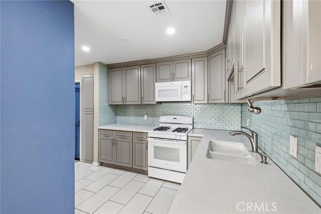 14429 Chardon Avenue 41, Hawthorne, CA 90250