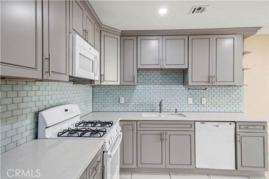 14429 Chardon Avenue 41, Hawthorne, CA 90250