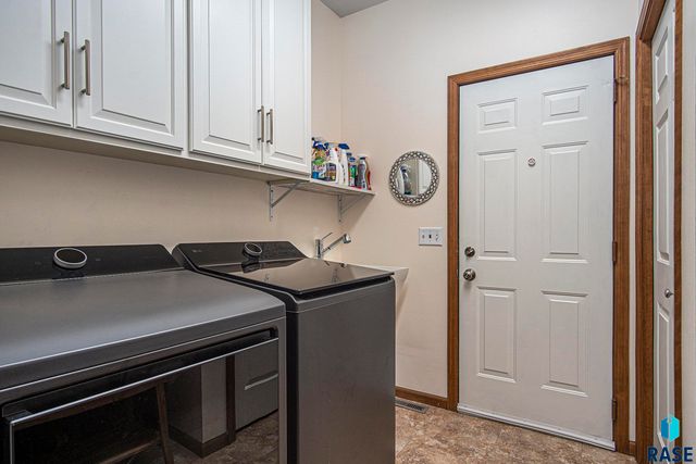 10 E Big Sky Pl Place, Sioux Falls, SD 57110