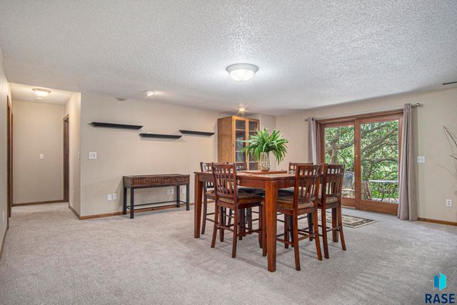 10 E Big Sky Pl Place, Sioux Falls, SD 57110