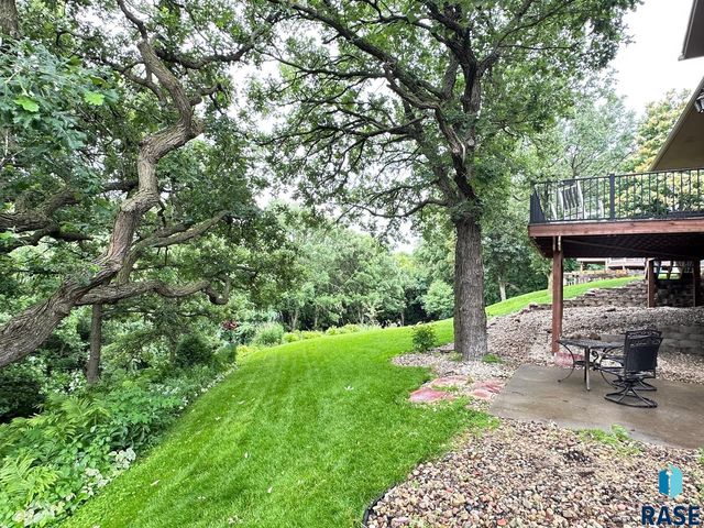 10 E Big Sky Pl Place, Sioux Falls, SD 57110