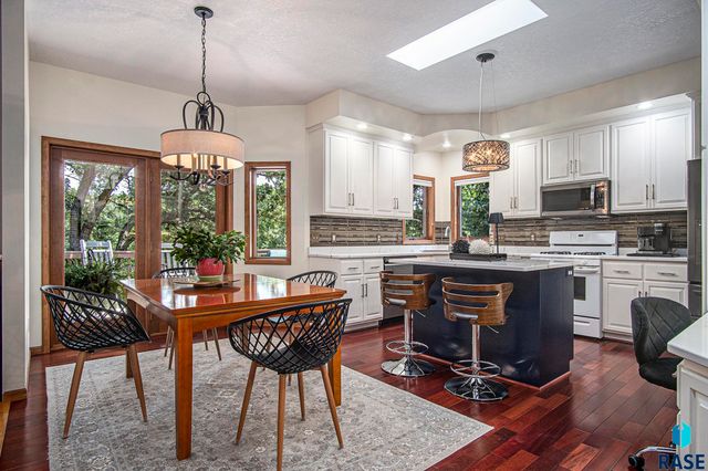 10 E Big Sky Pl Place, Sioux Falls, SD 57110