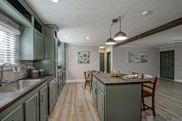 13878 Friendship Rd, Walker, LA 70785