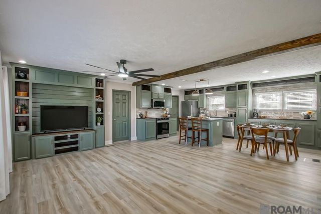 13878 Friendship Rd, Walker, LA 70785