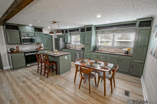 13878 Friendship Rd, Walker, LA 70785