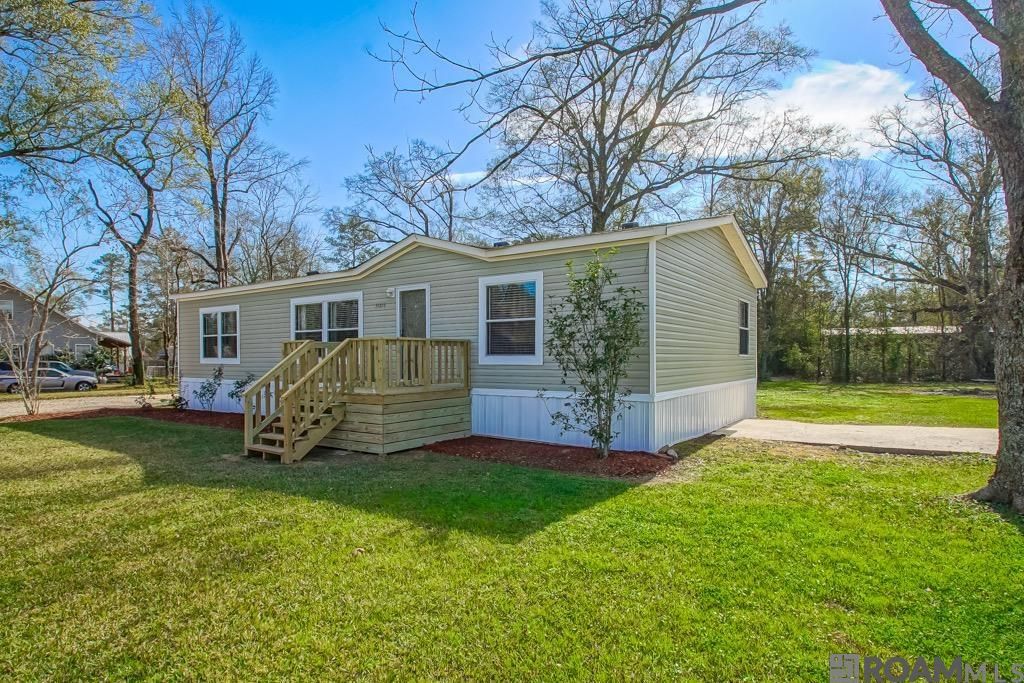 13878 Friendship Rd, Walker, LA 70785