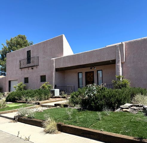 621 N Palmer Lane NE, Rio Communities, NM 87002