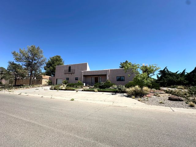 621 N Palmer Lane NE, Rio Communities, NM 87002