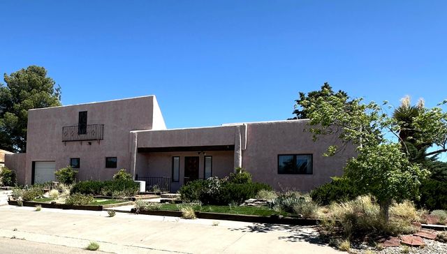621 N Palmer Lane NE, Rio Communities, NM 87002