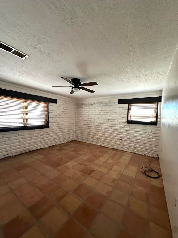 Image 10 of property listing at 621 N Palmer Lane NE, Rio Communities, NM 87002